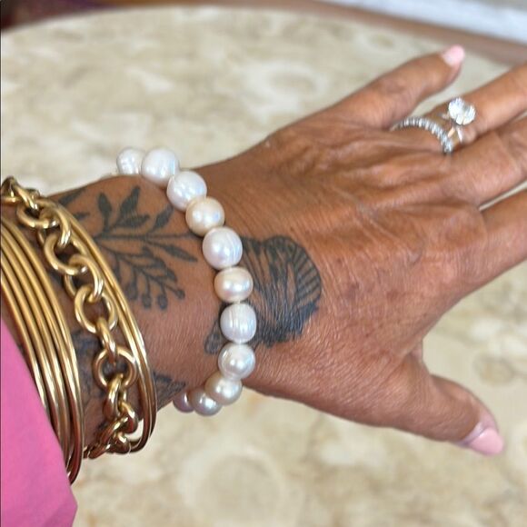 Fresh Water Pearl Stretch Bracelet - Picture 1 of 5
